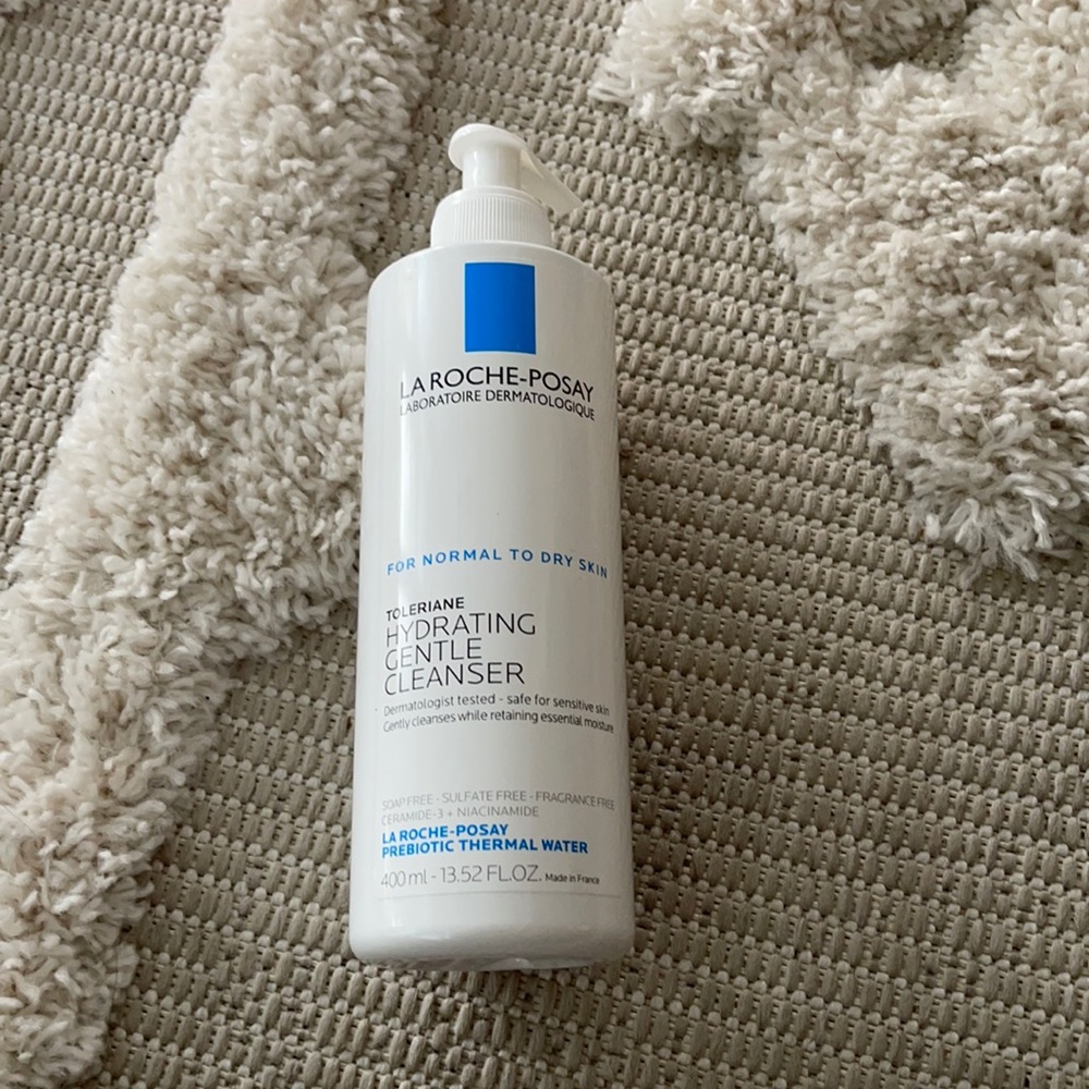 NEW LA ROCHE-POSAY gentle cleanser